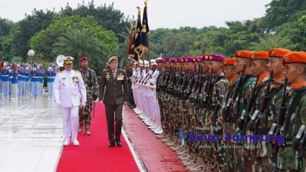 Panglima TNI Sambut Kunjungan Pangab Singapura di Cilangkap