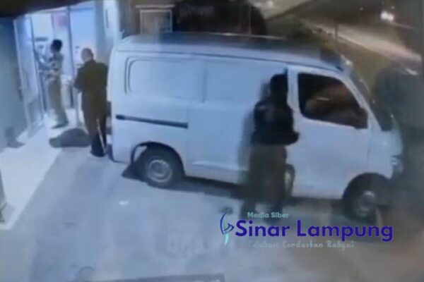 Tiga Warga Cirebon Bawa Kabur Mobil Pengisi ATM Berisi Uang Rp4,8 Miliar di Subang