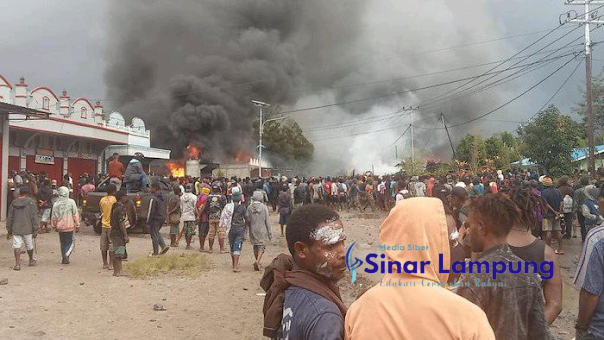 Isu Penculikan Anak Picu Kerusuhan Wamena 10 Warga Tewas Tertembak Aparat?