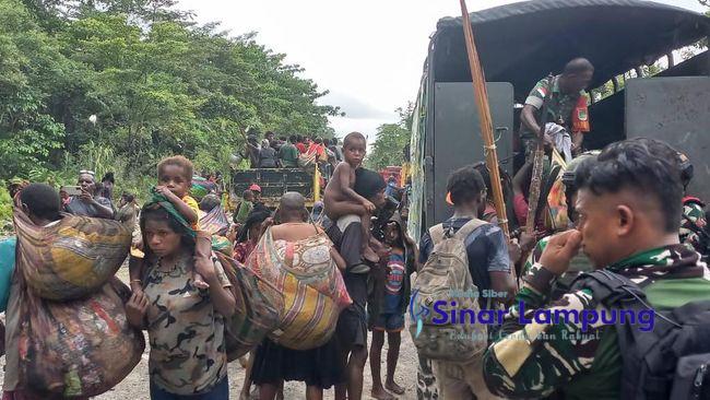 Ketakutan Warga Distrik Paro Mengungsi Berjalan Kaki Berhari-hari
