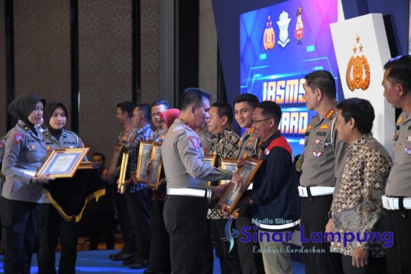 Raih Penghargaan Presisi Award 2023 Hutama Karya Tingkatkan Pelayanan Jelang Mudik Lebaran