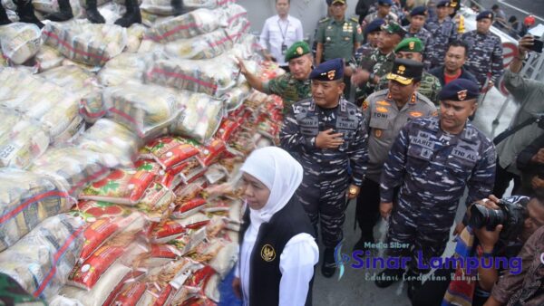 Krisis Pangan, TNI AL Kerahkan Unsur KRI Malahayati-362 Kirim Bantuan Logistik ke Masalembo