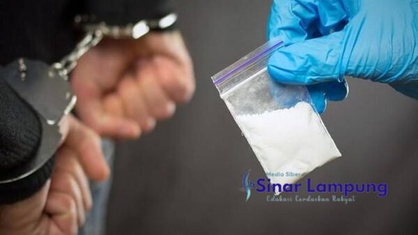 Pria dan Wanita ‘Kegep’ Nyabu Bareng di Kontrakan