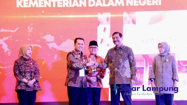 Kemendagri Terima Penghargaan Digital Government Award 2023