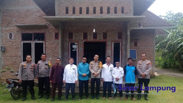 Pererat Silaturahmi, Kapolres Metro Sambangi Rumah Para Pemuka Agama