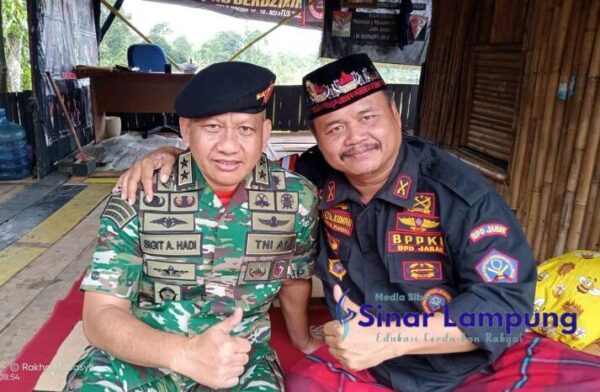 Viral Pose Pake Seragam Bintang Dua Letkol TNI Sigit Agus Ditangkap Denpom