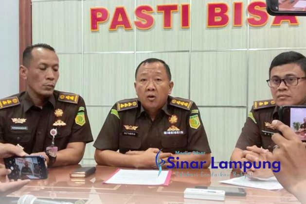 Pidsus Kejati Tetapkan Mantan Kepala DLH Bandar Lampung dan 2 Staf Tersangka Korupsi Uang Sampah Rp6,9 Miliar