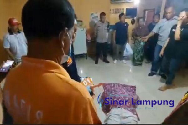 Wartawan Senior Tewas Bersimbah Darah di Rumahnya