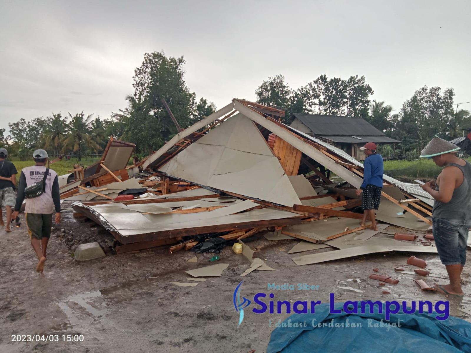 Pemukiman Warga Kampung Bumisari di Terjang Angin Puting Beliung