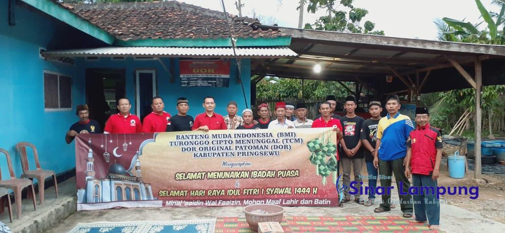 DPC Banteng Muda Indonesia Bagi Takjil Di Pagelaran