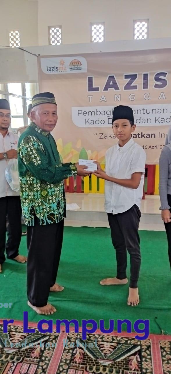 Lazismu Tanggamus Bagikan Kado Ramadhan Dan Santunan Anak Yatim