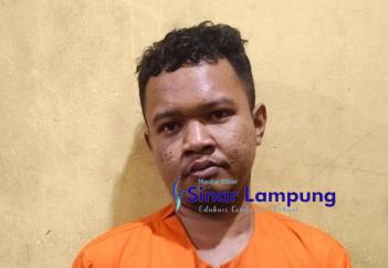 Pemuda Dikampar Gorok Leher Ayah Kandung Yang Sudah Rabun Sempat Kabur Lalu Balik Lagi dan Ditangkap