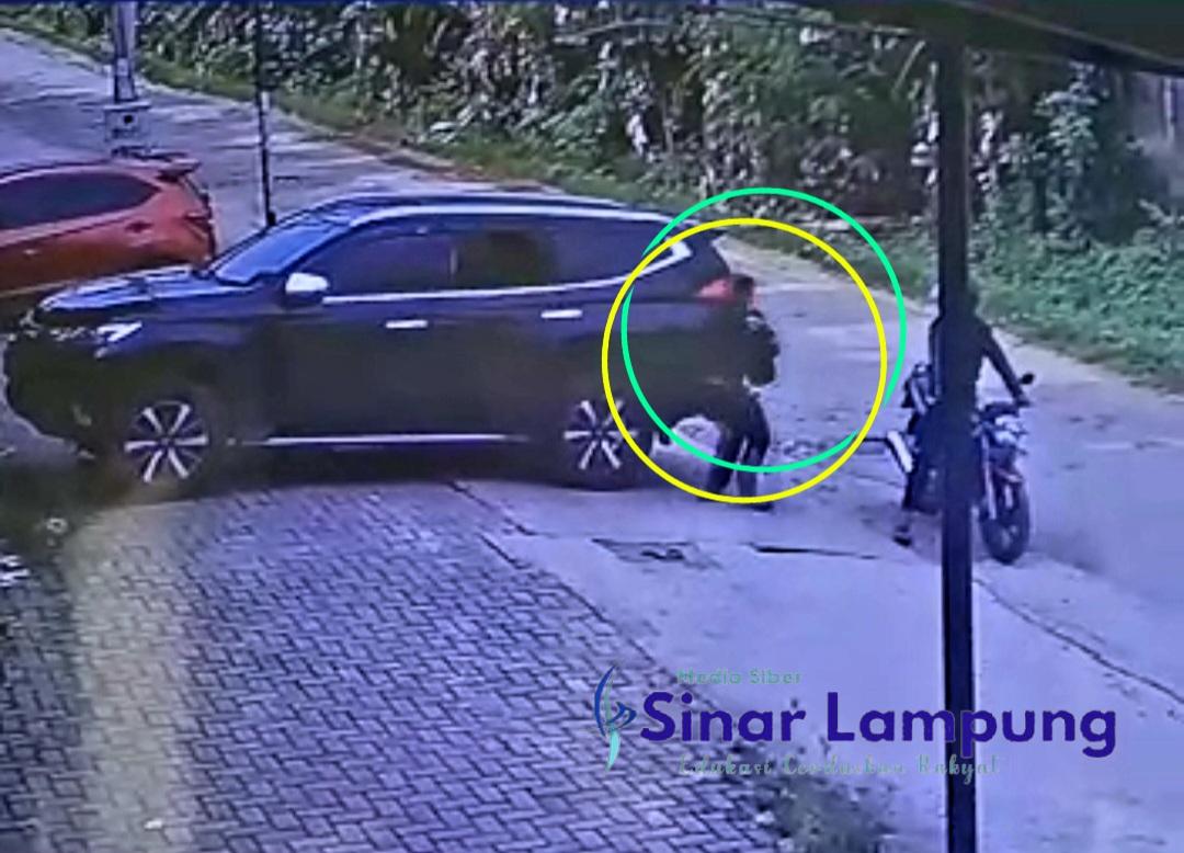 Rampok Pecah Kaca Gasak Uang Nasabah Bank Lampung Rp800 Juta Dalam Pajero Sport Raib