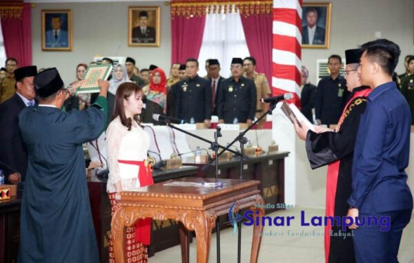 Amel Resmi Jabat PAW Wakil Ketua III DPRD Lamsel Gantikan Waris Basuki