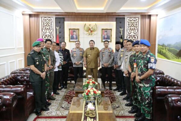Pisah Sambut Kapolda Lampung, Gubernur Arinal Sampaikan Terimakasih Atas Pengabdian Irjen Pol. Akhmad Wiyagus dan Selamat Bertugas kepada Irjen. Pol. Helmy Santika