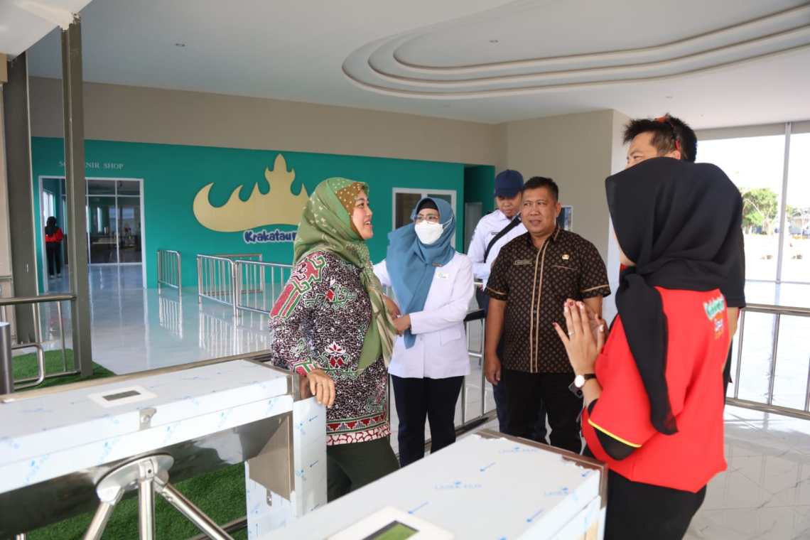 Wagub Chusnunia Tinjau Taman Bermain Krakatau Park, Hadirkan Wisata Edukasi bagi Masyarakat