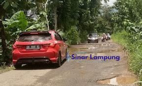 Rusaknya Jalan Lintas Provinsi Kubu Batu Sering Picu Kecelakaan Warga Resah Minta Perhatian Pemerintah