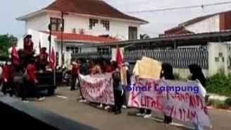 Bawaslu Bandar Lampung Didemo Mahasiswa Diminta Tindak Tegas ASN Tidak Netral