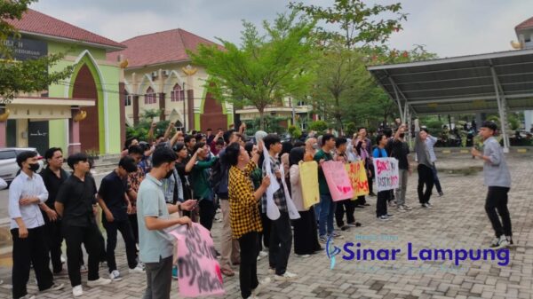 Kecewa Sarpras Tak Memuaskan, Aliansi Mahasiswa Geruduk Dekanat Fakultas EBI UIN RIL