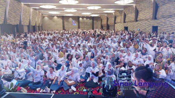 Hadir Sebagai Alumni, Ini Harapan Riana Sari Arinal Pada Milad ke-70 SMA Negeri 1 Balam dan Pengukuhan IKA