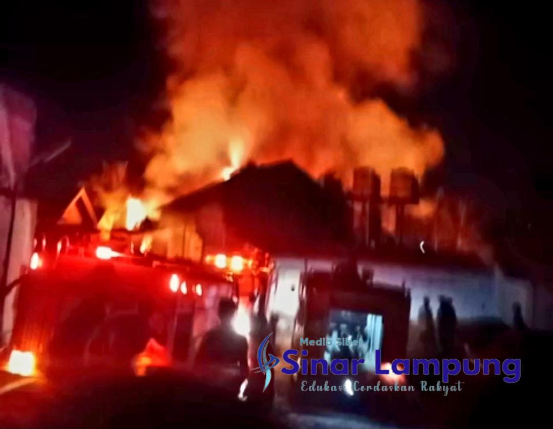 Gudang BBM Ilegal Meledak dan Terbakar Termasuk Truk Tangki Pertamina