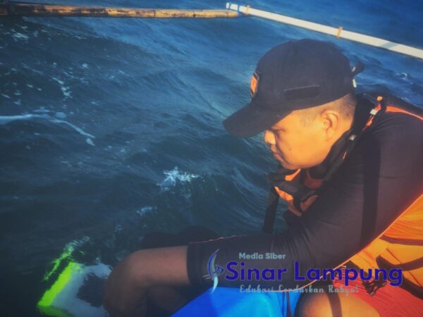 Nelayan Pesisir Barat Hilang Dihantam Ombak