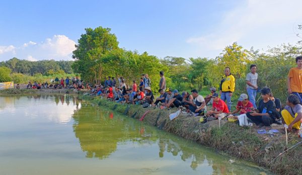 Caleg Dapil II Tulang Bawang Abdul Rohman Dukung Komunitas Mancing