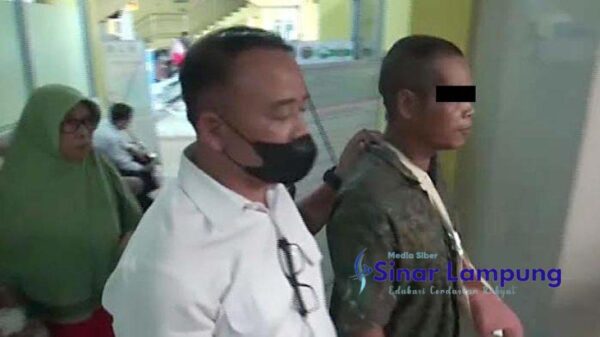 Kesal Kebelet Indehoi Ditolak Kakek Ketua RT Bacok Mama Mudanya