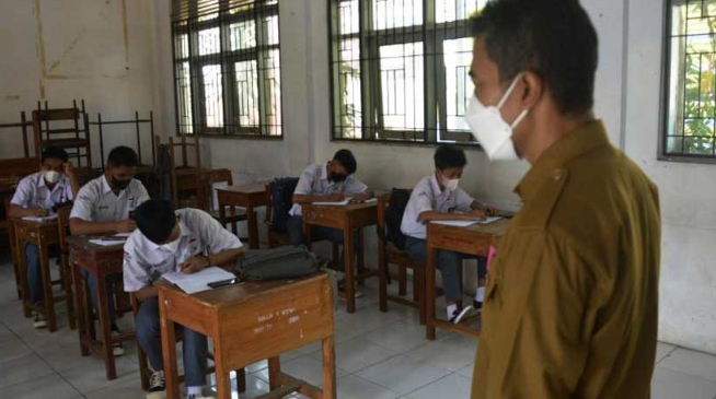 Anggota DPRD Lampung Deni Ribowo Singgung Peningkatan Kualitas Guru Pada Peringatan Hardiknas