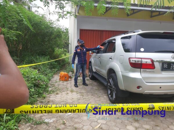 Rampok Pecah Kaca Sasar Fortuner Kabid di Depan Kantor Dinas Perpustakaan Pesawaran