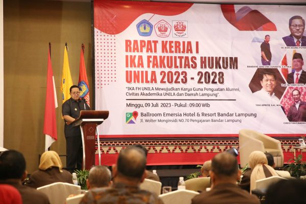 Arinal Hadiri Raker IKA FH Unila