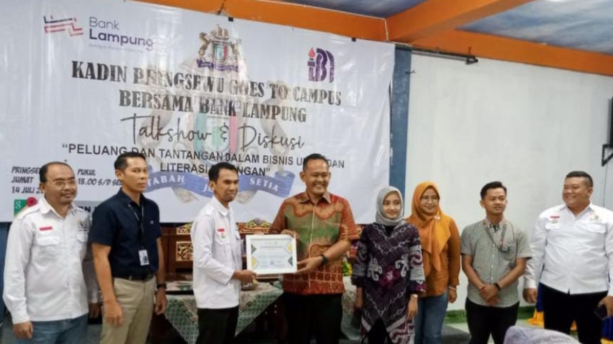 Kadin Pringsewu Goes To Campus Bersama Bank Lampung