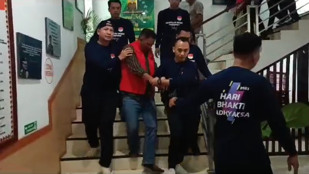 Basuki Wibowo Anggota DPRD Tanggamus Tersangka Korupsi DAK Resmi Ditahan Kejaksaan Negeri Tanggamus