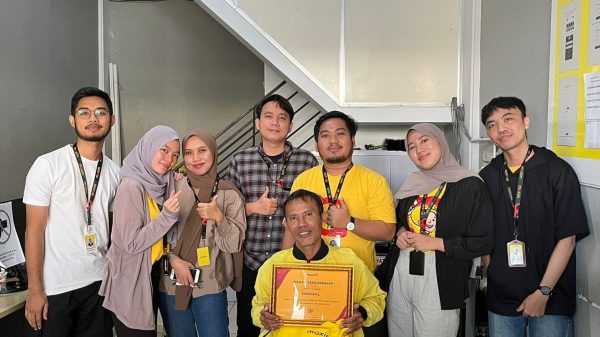 Maxim Apresiasi Driver Ojol yang Viral Anaknya Lulus Polisi Tanpa Biaya