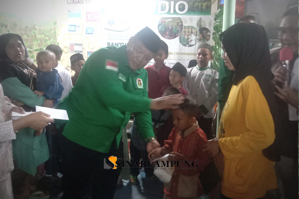 10 Muharram Asyura, Haji Sahruji Santuni Anak Yatim