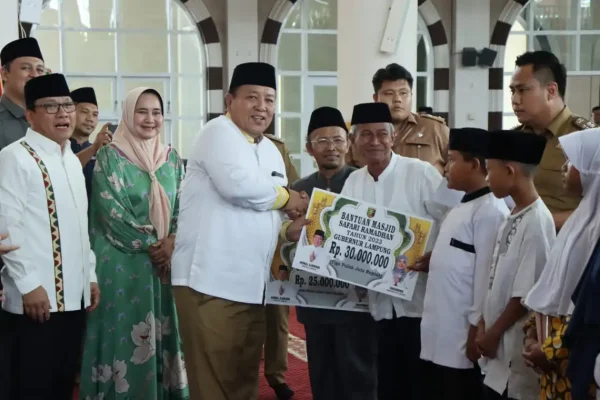 Gubernur Arinal Djunaidi Ajak Warga Kota Metro Tingkatkan Kesadaran dan Ketakwaan Kepada Allah SWT