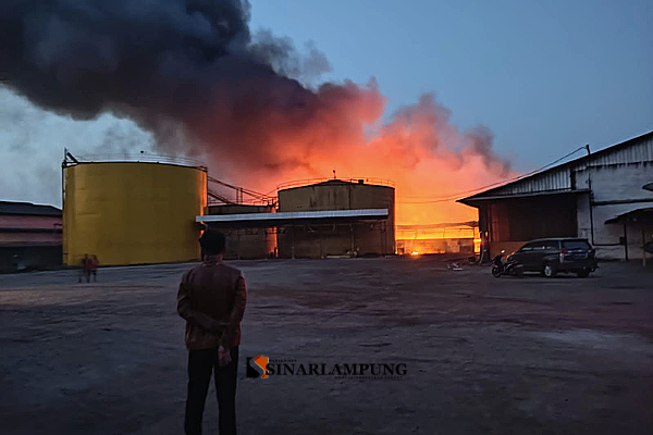 Kebakaran Pabrik STM Metro Terindikasi Disengaja