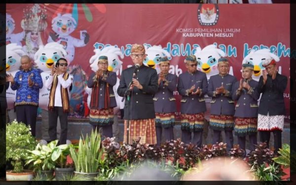 Sekprov Fahrizal Darminto Ikuti Serahterima Bendera Kirab Pemilu 2024