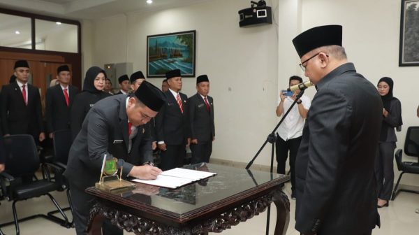 Musni Wijaya Lantik Pejabat Administrasi dan Fungsional Pemkab Muba