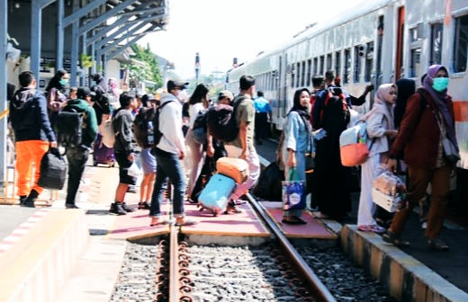 Aturan Baru Bagi Penumpang Melebihi Relasi, Mulai Denda Hingga Diskors Naik KA