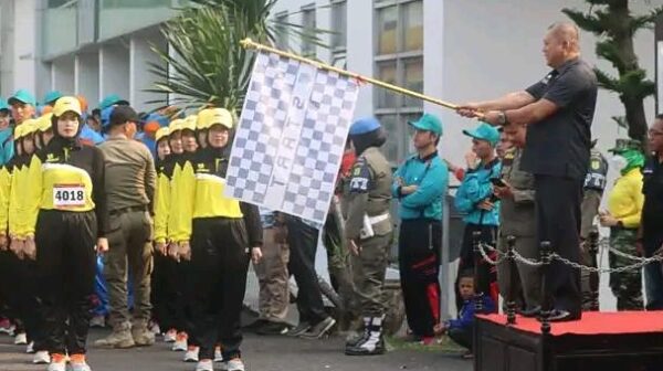 Pj Sekda Muba Musni Wijaya Semangati Peserta Lomba Baris Berbaris