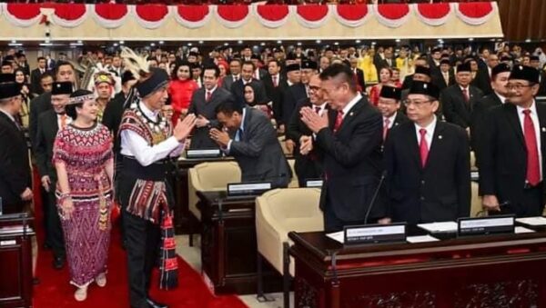 Jokowi Pidato Kenegaraan Dengan Busana Adat Tanimbar Maluku