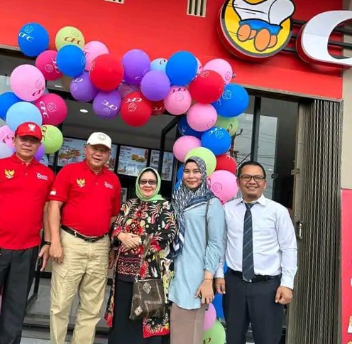 Pj sekda Muba Mampir ke KFC Baru di Kayuare Grand Residen