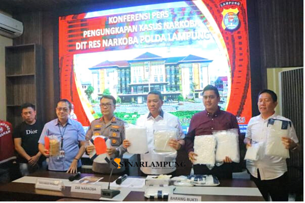 Polda Lampung Tangkap Kurir 12 Kg Sabu Di Pelabuhan Bakauheni