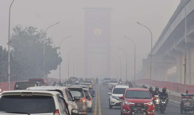 Palembang Diselimuti Kabut Asap Tebal, Di Lampung Terpantau 150 Titik Panas