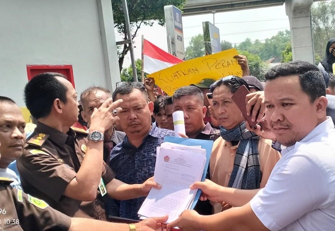 Gagal Tuntaskan Kasus Korupsi, LSM Desak Kajati Sumsel Mundur