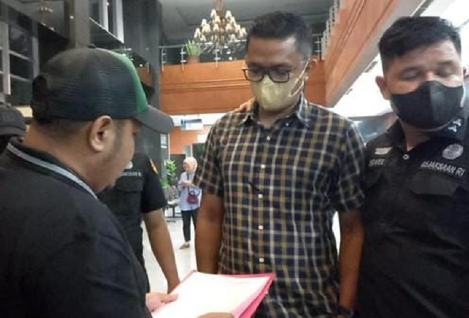 Ubah Keterangan di Persidangan, Tenaga Ahli Kominfo Walbertus Ditangkap