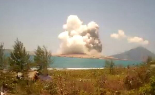 Setelah Kemarin, GAK Kembali Erupsi Semburkan Abu Vulkanik Setinggi 1.000 Meter