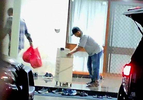 Geledah Rumah Dinas Mentan KPK Boyong Rp30 Miliar?