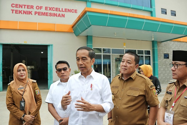 Presiden Jokowi Kunjungi SMK Negeri 3 Kota Metro